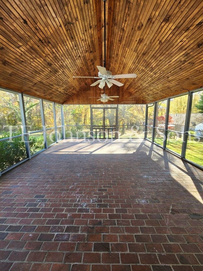 Building Photo - Charming 3-Bedroom Home with Rocking Chair...