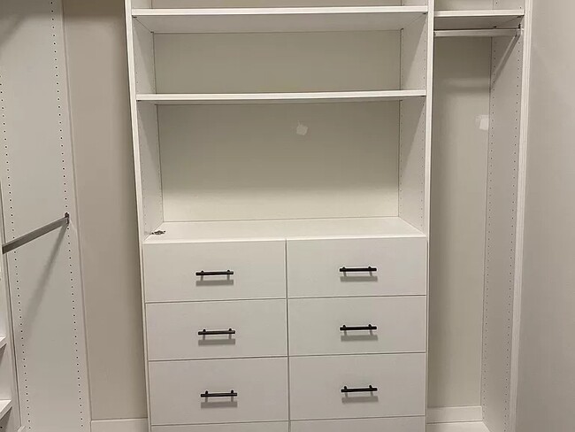 Building Photo - 575 S Goddard Blvd