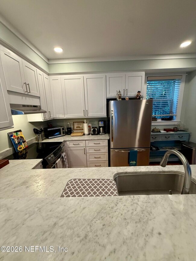 Building Photo - 359 Ahern St