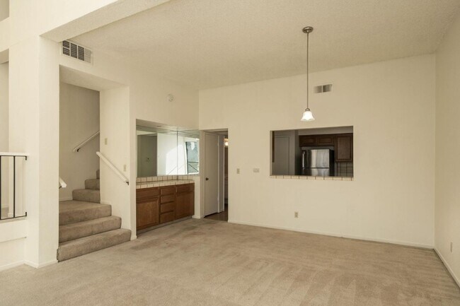 Building Photo - 2890 E Huntington Blvd