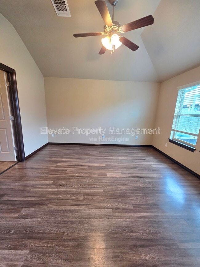 Building Photo - 2301 Starwood Wy