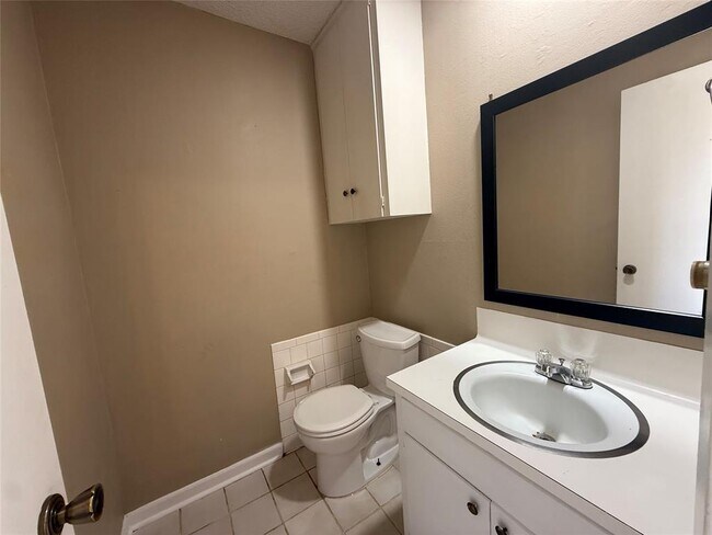 Building Photo - 1510 Glen Burnie Dr