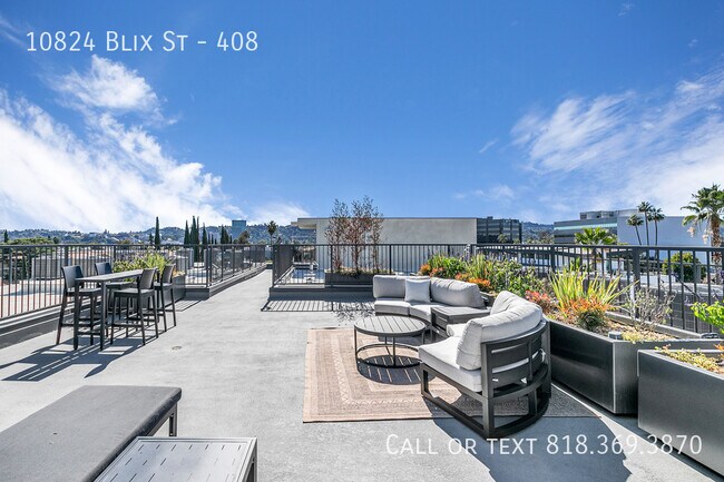 Building Photo - 10824 Blix St