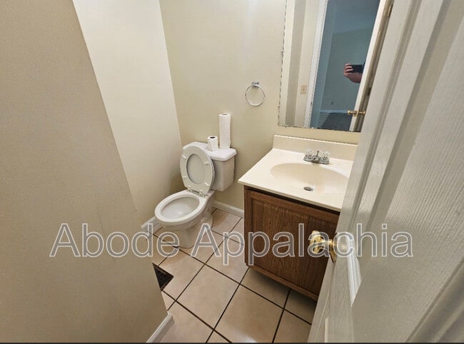 Building Photo - 269 Peach Orchard Dr