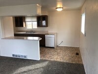 Building Photo - 3 bedroom 1 bath house