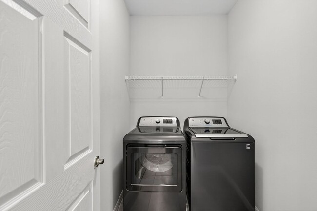 Building Photo - Annual Unfurnished 2 Bedroom 2 Bathroom with a Den located in the Preserve at the West Villages!