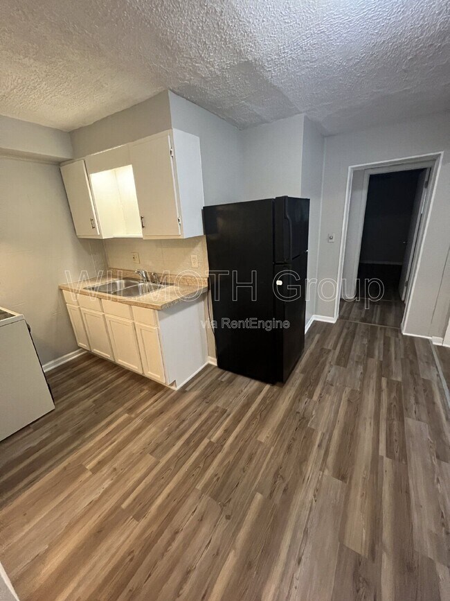 Building Photo - 210 Whitlock Ave