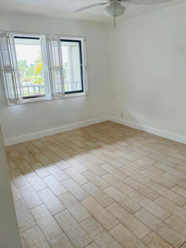 Building Photo - 4080 Tivoli Ct