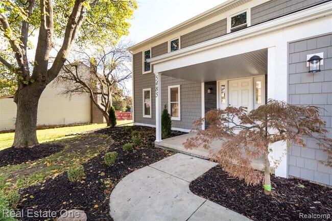 Building Photo - 5485 Hammersmith Dr