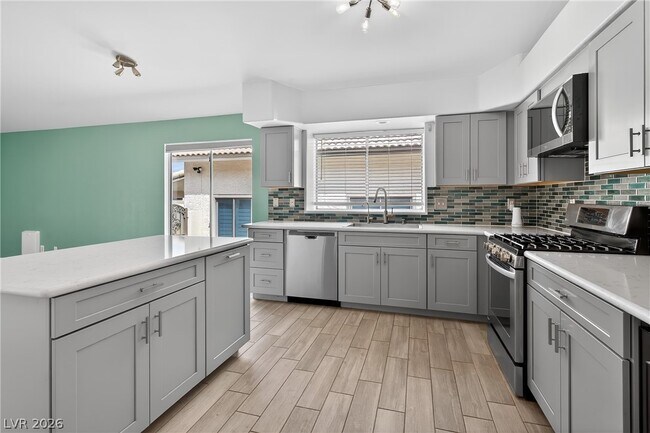 Building Photo - 405 Crater Ct