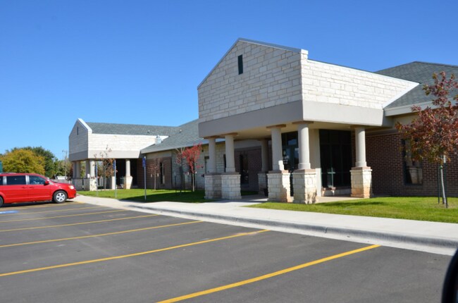 Building Photo - 1725 E 1st St