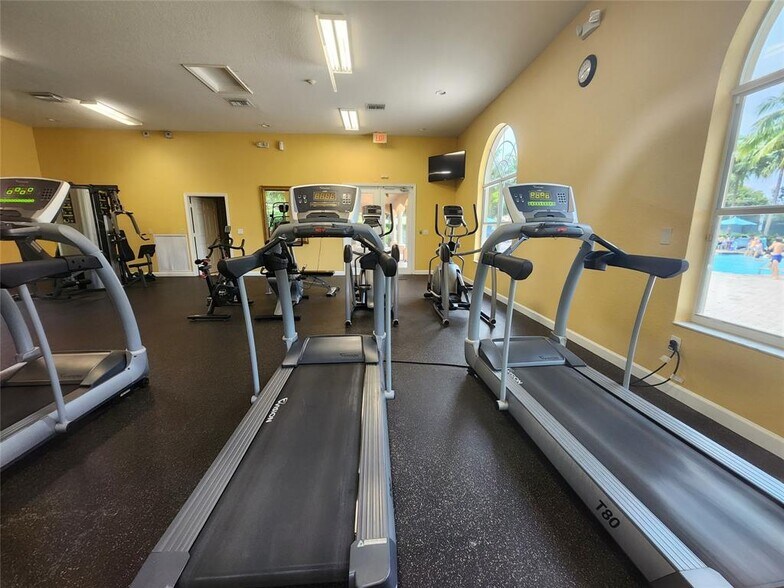 Building Photo - 956 NW 126th Ter