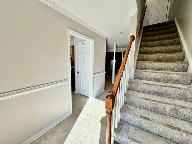 Building Photo - All Brick, End Unit Townhome in Kempsville...