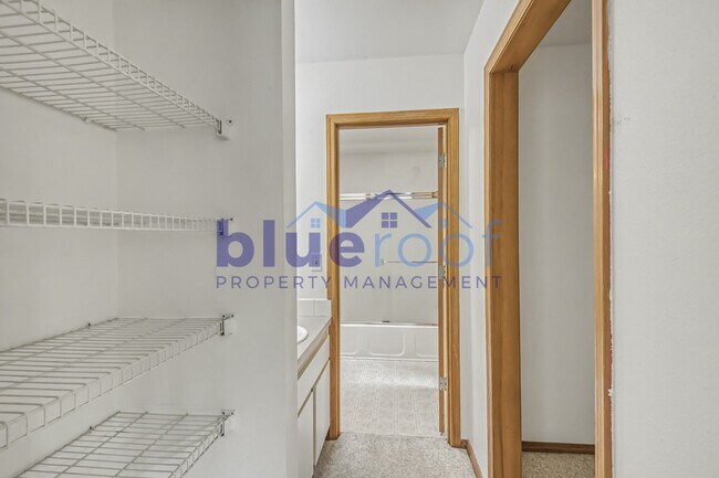 Building Photo - 520-522 SW 150th Ave