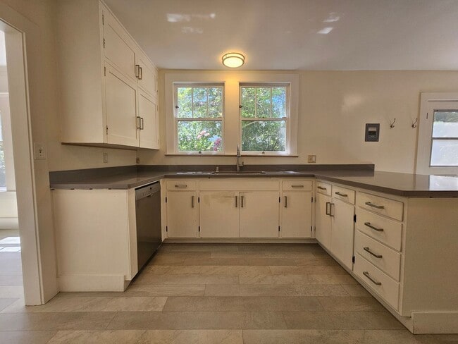 Building Photo - 4-Bedroom Single Family Home in Palo Alto-  lease take over