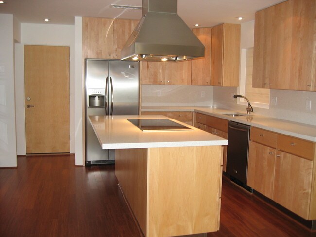 Building Photo - 4823 N 35th Pl