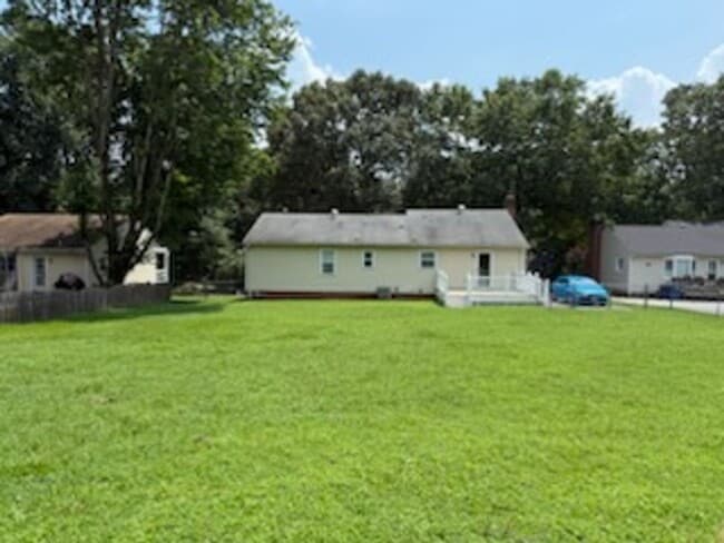 Building Photo - 3 Bedroom 2 Bath Rancher in Mechanicsville!