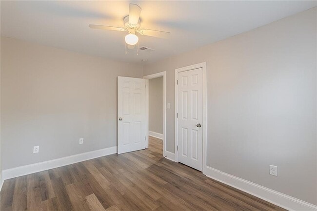 Building Photo - 1376 Westmont Rd SW