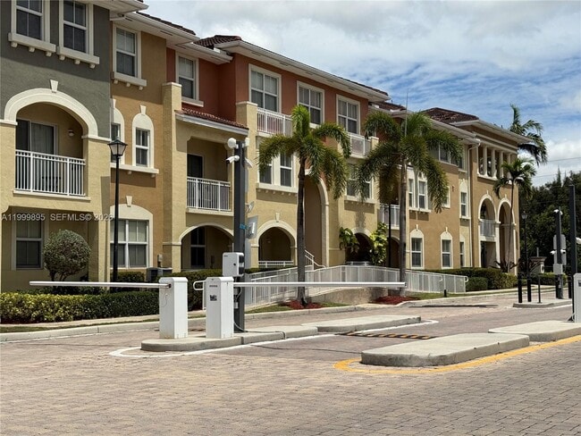 Building Photo - 8800 NW 107 Ct