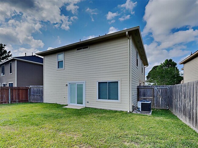 Building Photo - 11731 Rolling Stream Dr