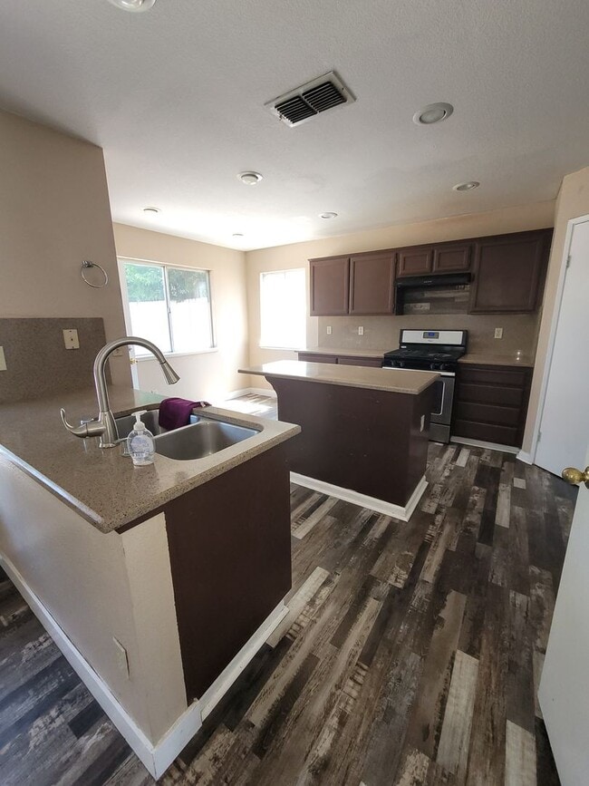 Building Photo - 1703 Diablo Creek Dr