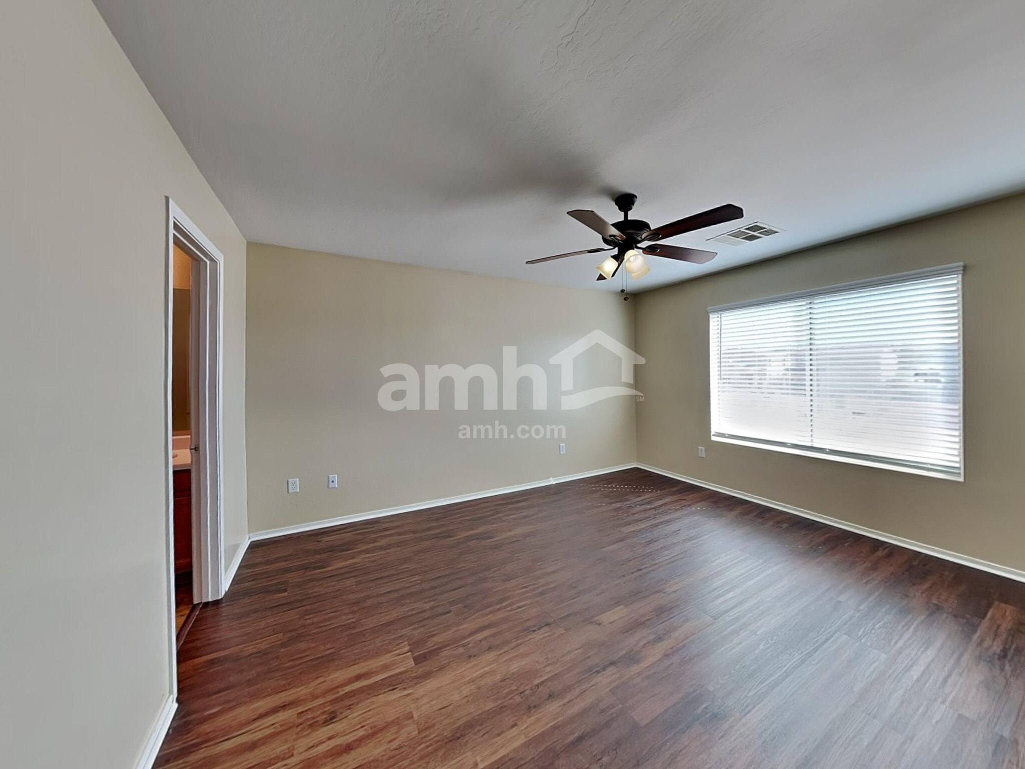 Building Photo - 1217 S 121st Dr