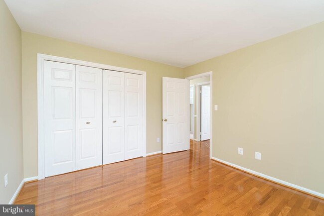Building Photo - 6746 Hillandale Rd