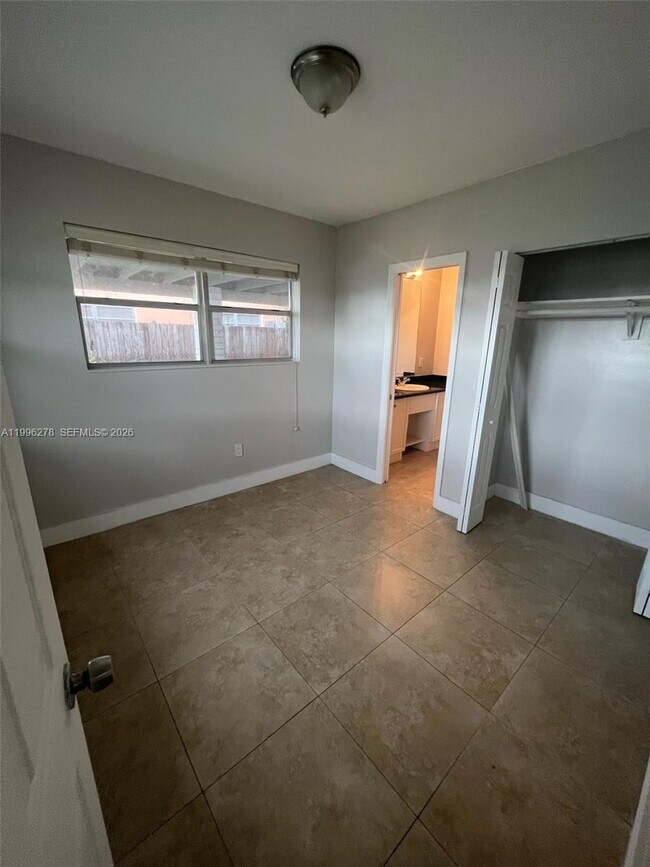 Building Photo - 3951 SW 59th Ave