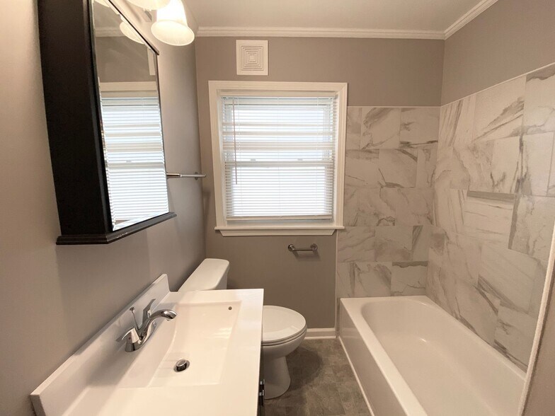 Building Photo - 5445 N 54th St