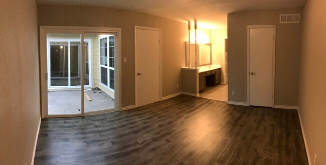 Building Photo - 670 W Warrior Trail