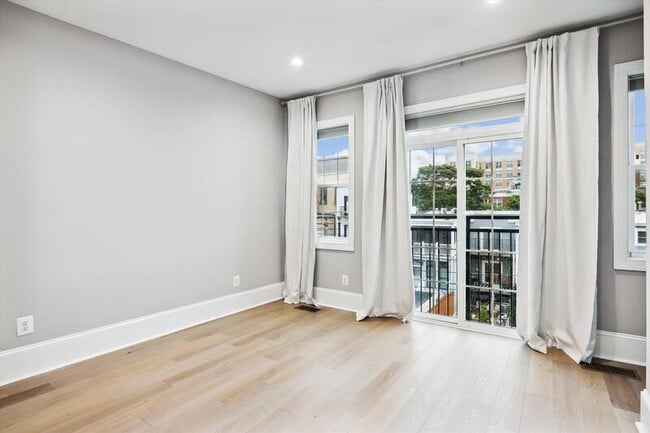 Building Photo - 1541 9th Street Northwest - 2