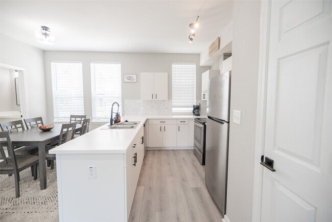 Building Photo - 2519 Washington St