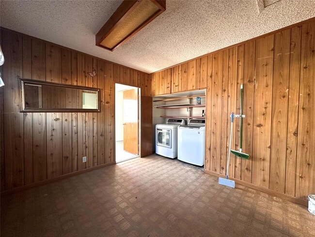 Building Photo - 2500 Biggs Dr