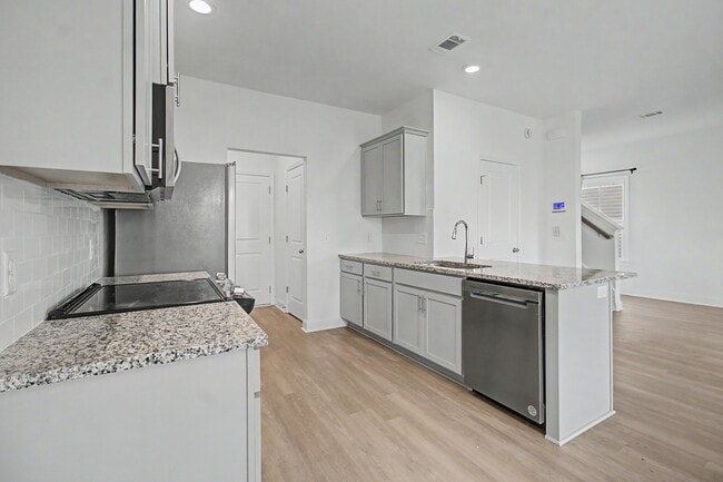 Building Photo - 248 Buckingham Dr