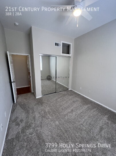 Building Photo - 3799 Holly Springs Dr