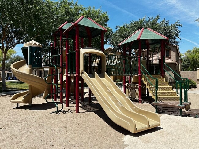 Building Photo - HIGHLY DESIRABLE 3 BEDROOM HOME NEAR DOWNTOWN GILBERT