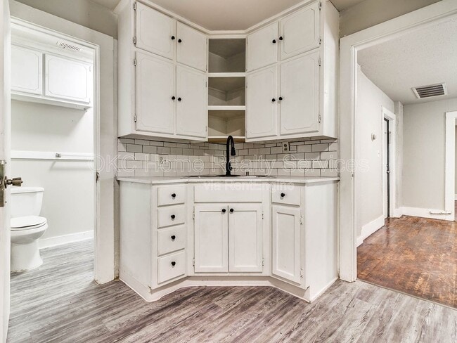 Building Photo - 1740 NW 11th St