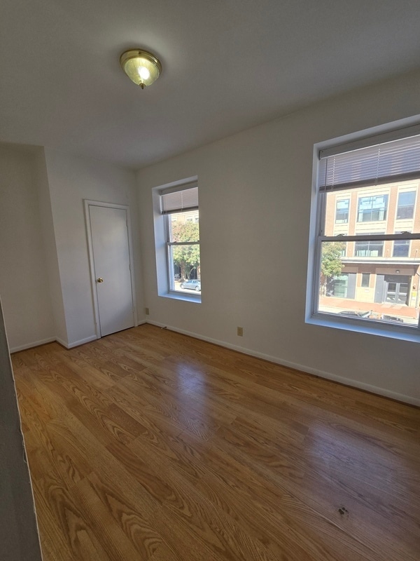 Building Photo - 503 W Grace St