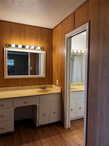 Building Photo - 3205 Pin Oak Dr
