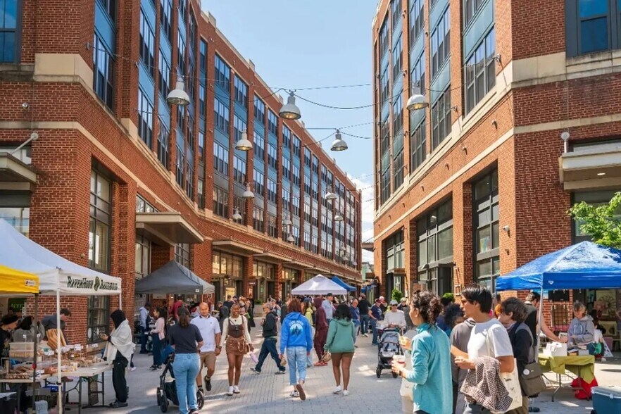 Building Photo - 3926 10th St NE