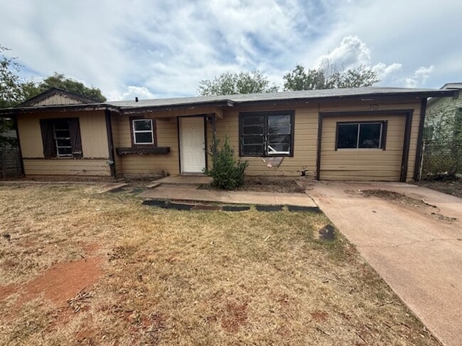Primary Photo - 5457 Questa Dr