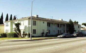 Building Photo - 5404-5412 San Vicente Blvd LP