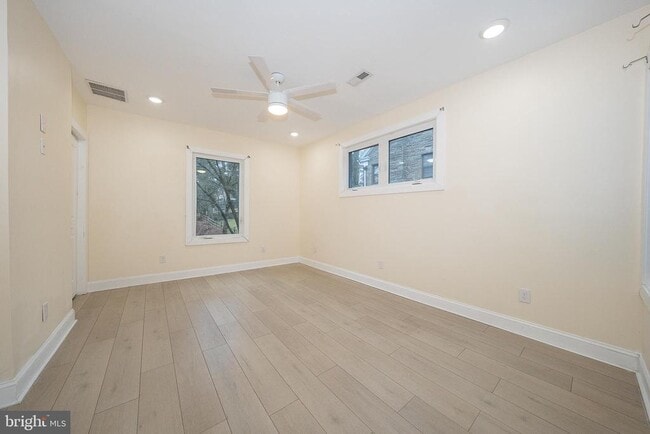 Building Photo - 622 Spring Ave