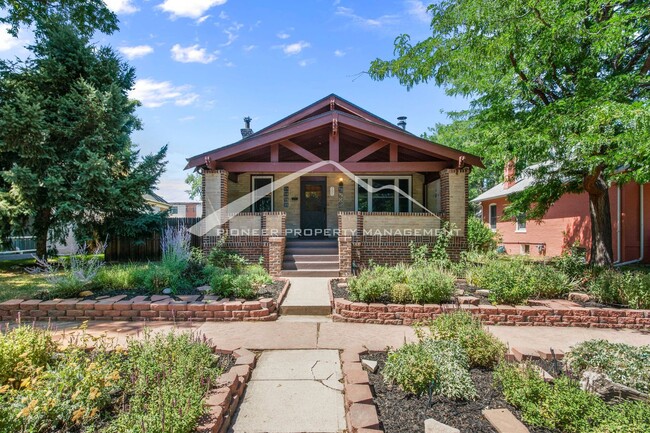 Primary Photo - Lovely 3 bedroom home in the Highlands Nei...