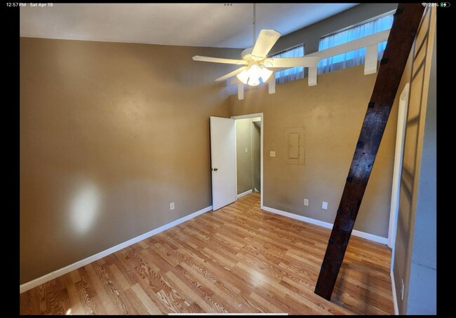 Building Photo - Charming 2BR Townhome in Tallahassee near ...