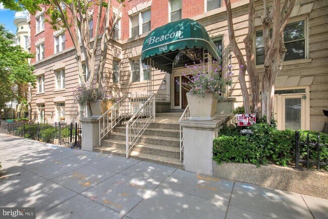 Building Photo - 1801 Calvert St NW