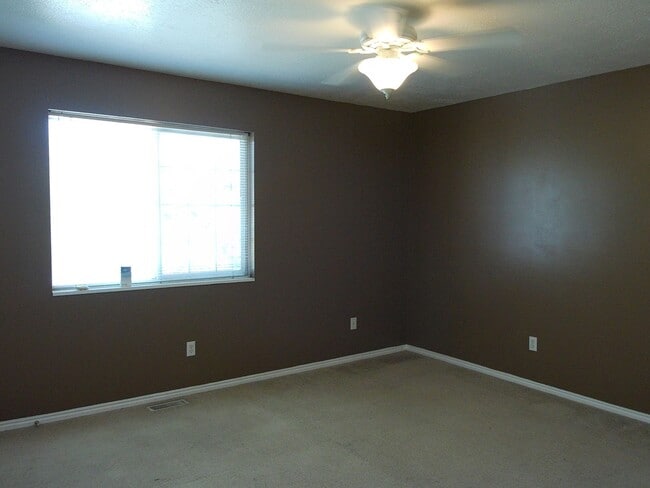 Building Photo - 29 Somerset Pl