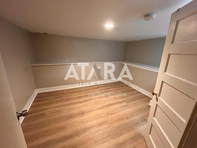 Building Photo - 745 E 3155 S