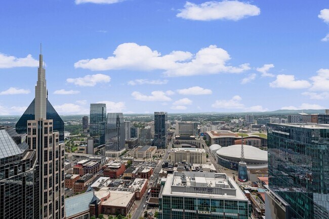 Building Photo - 415 Church St