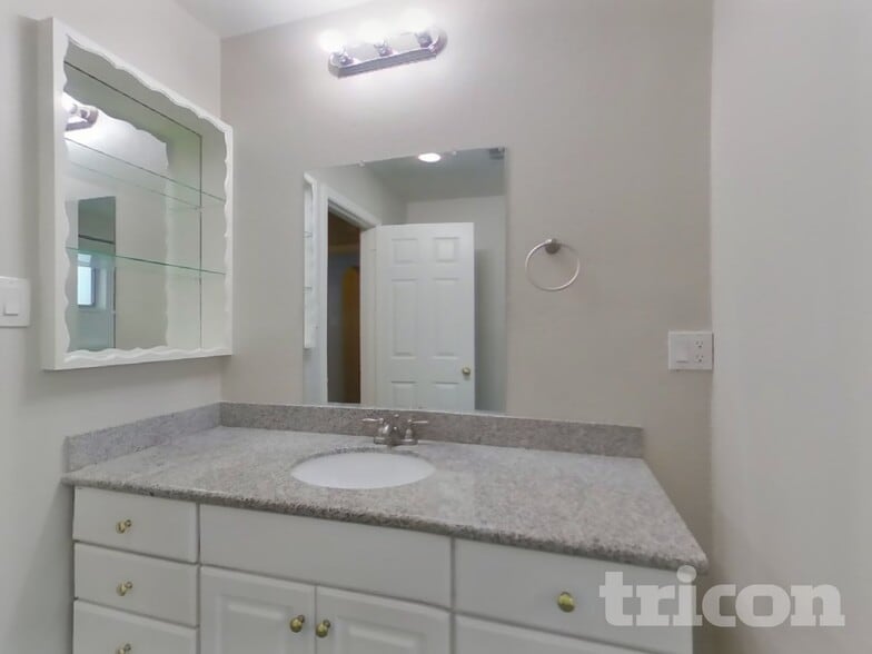 Building Photo - 304 Robert St